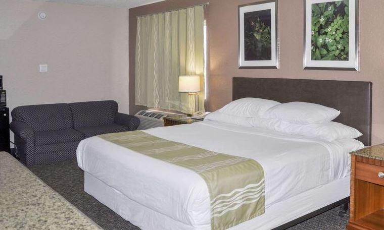 Rodeway Inn Фарго Екстериор снимка