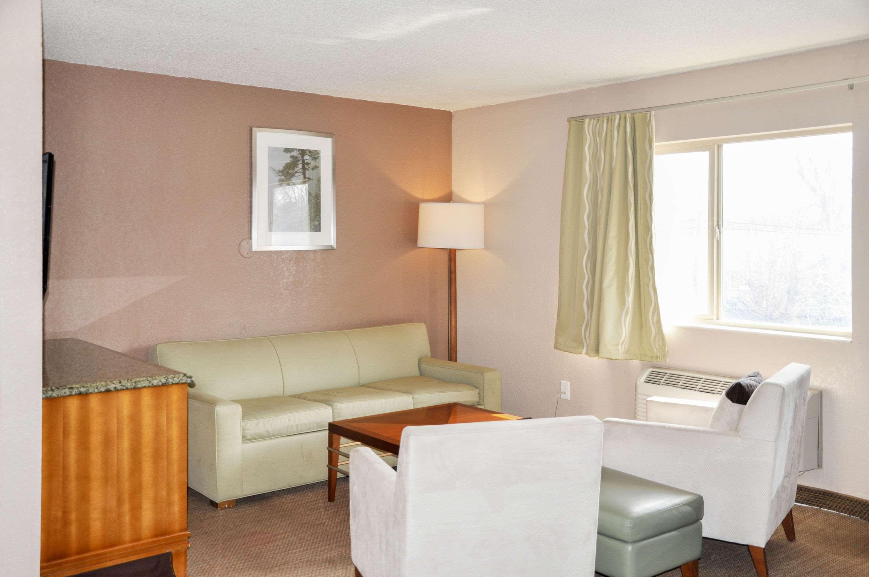 Rodeway Inn Фарго Екстериор снимка