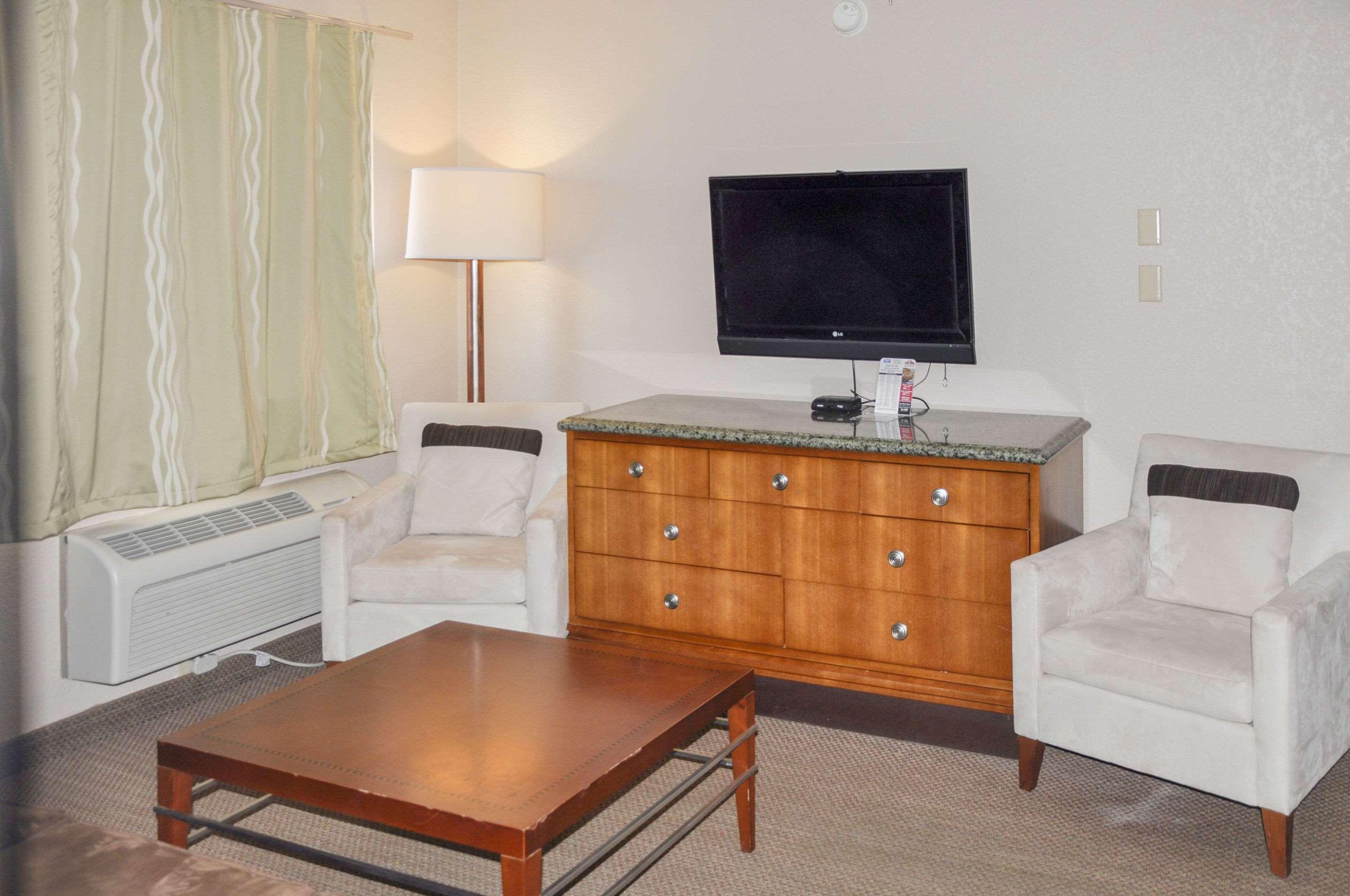 Rodeway Inn Фарго Екстериор снимка