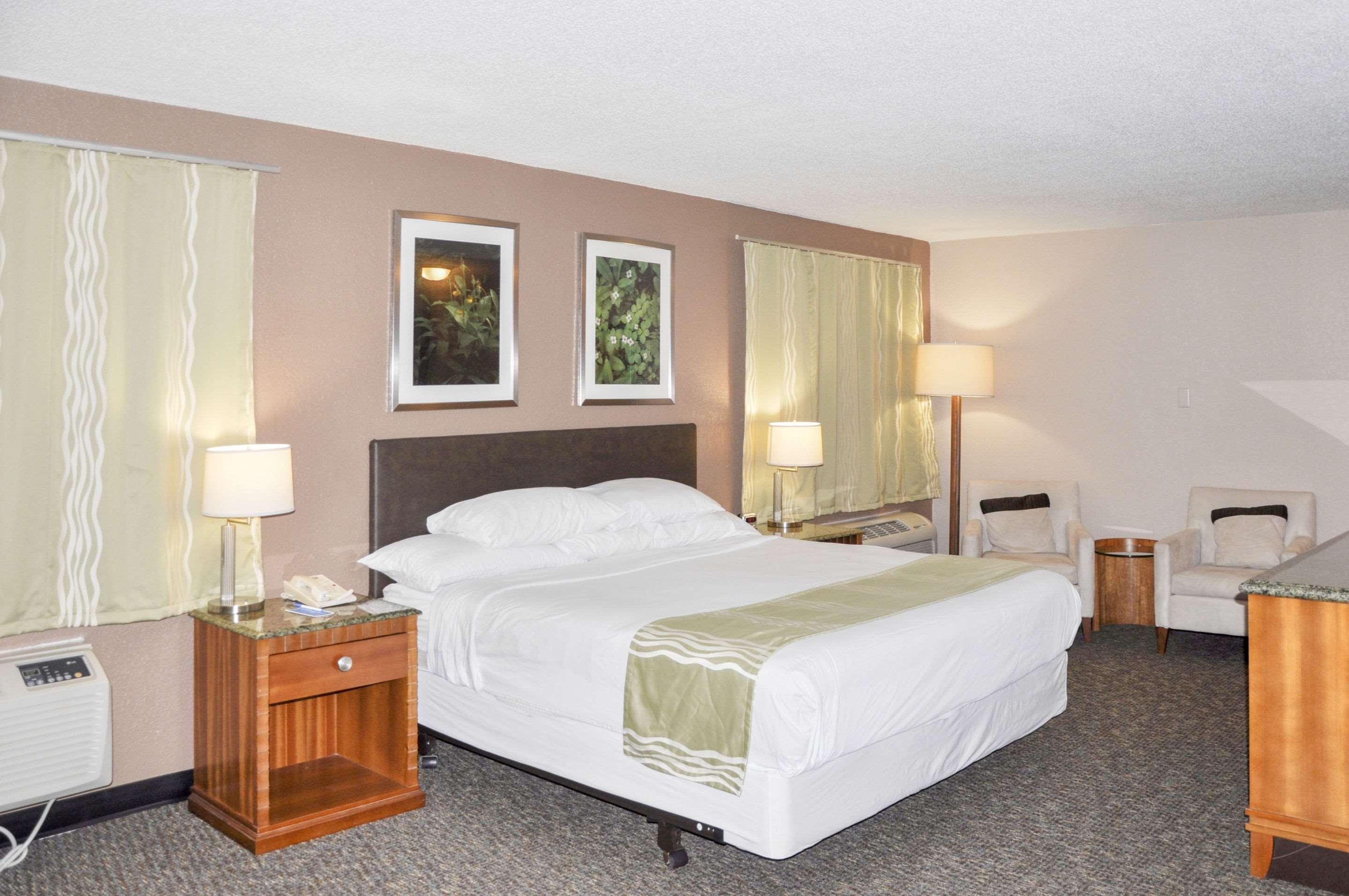 Rodeway Inn Фарго Екстериор снимка