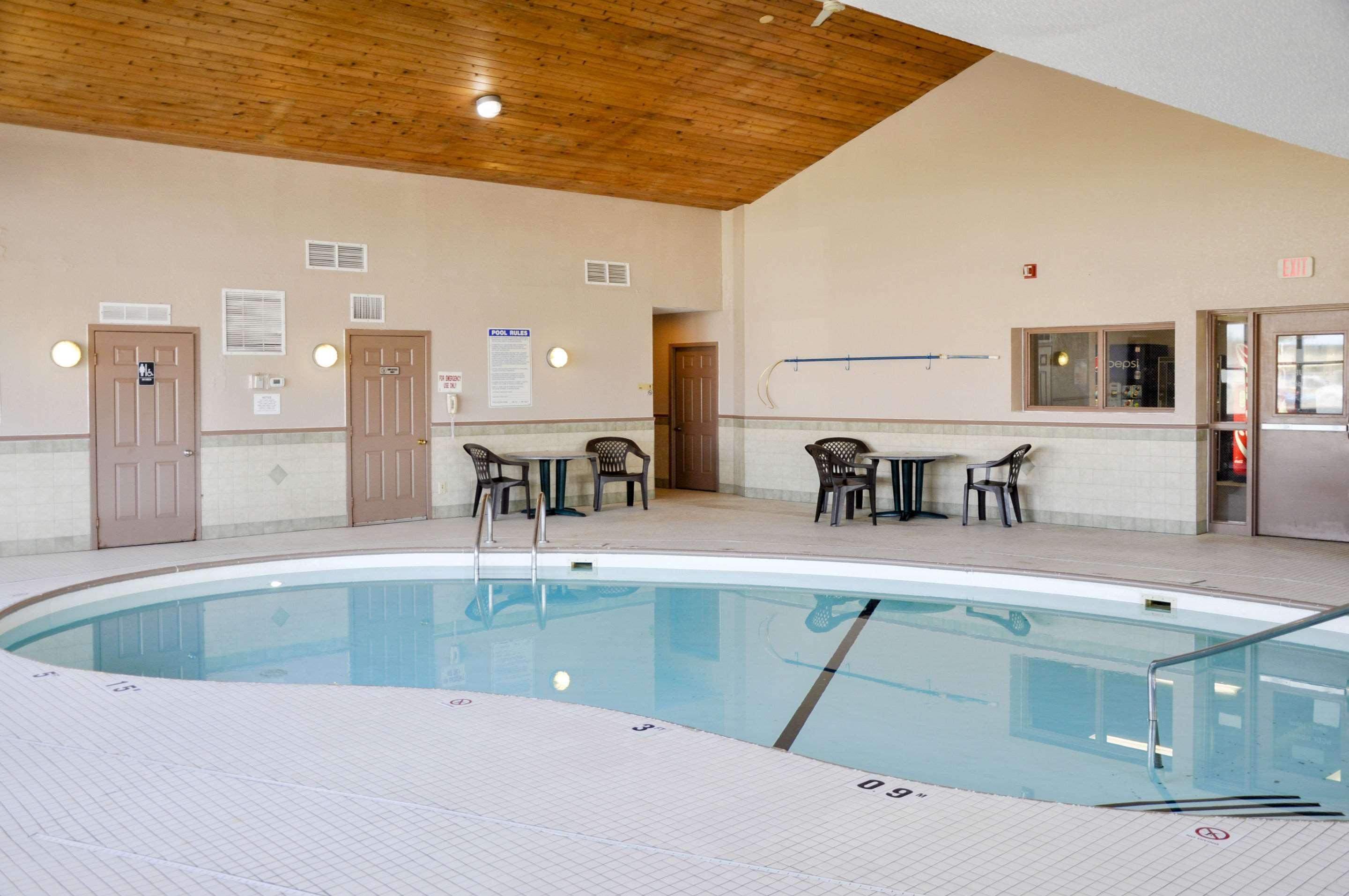 Rodeway Inn Фарго Екстериор снимка