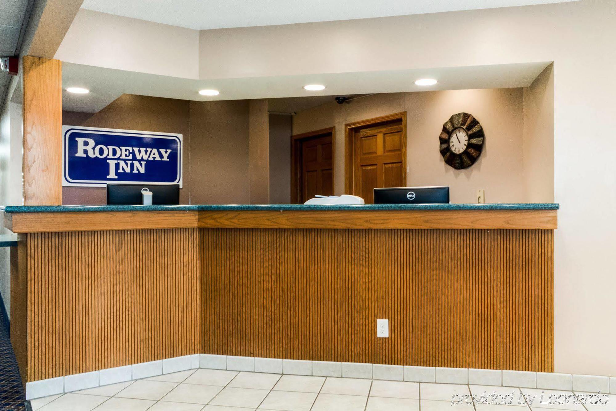 Rodeway Inn Фарго Екстериор снимка
